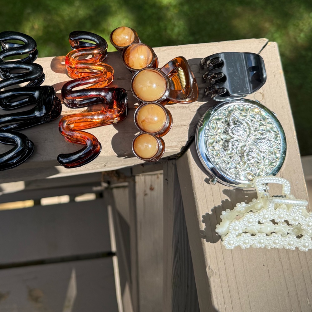 Hair Clip Set & Pocket Mirror